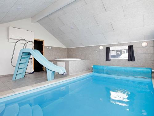 Five-bedroom Holiday Home In Bogense