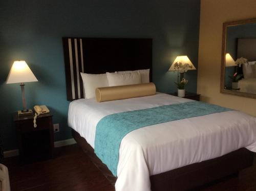 Motel Cabrillo Inn & Suites Airport