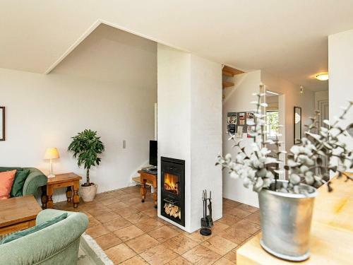 Three-bedroom Holiday Home In Brenderup Fyn 1