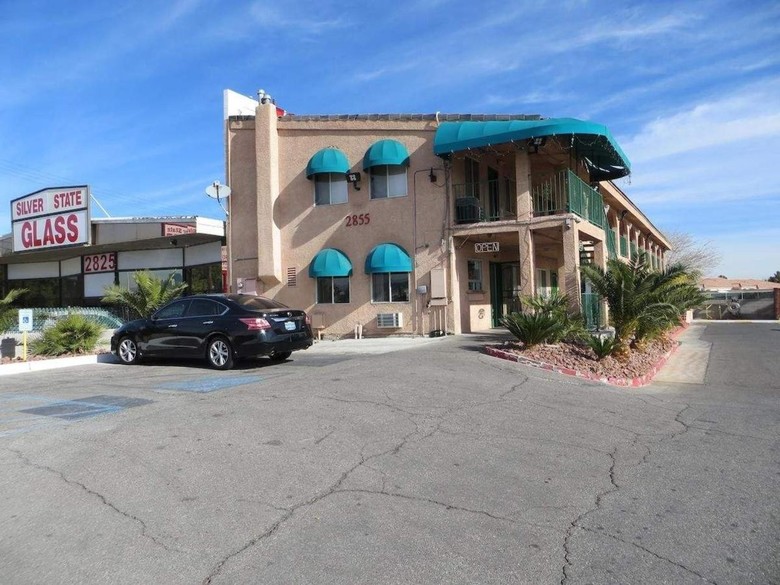 Crown Motel