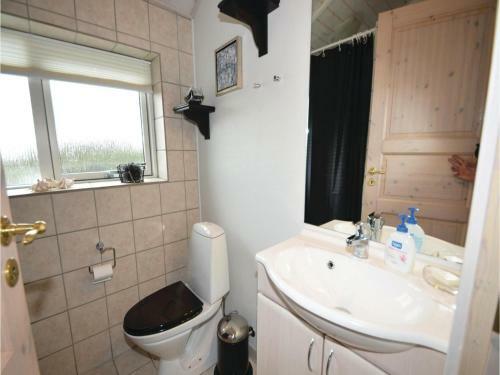 Four-bedroom Holiday Home Ebeltoft With Sea View 04