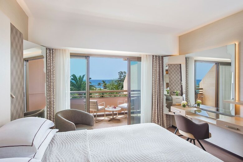 Four Seasons Hotel