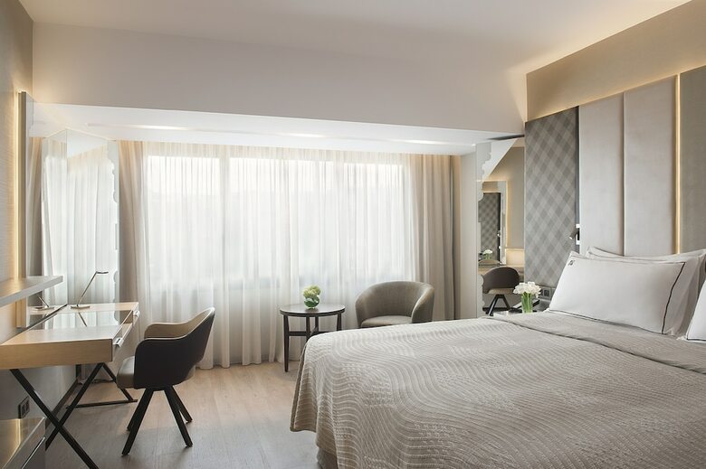 Four Seasons Hotel