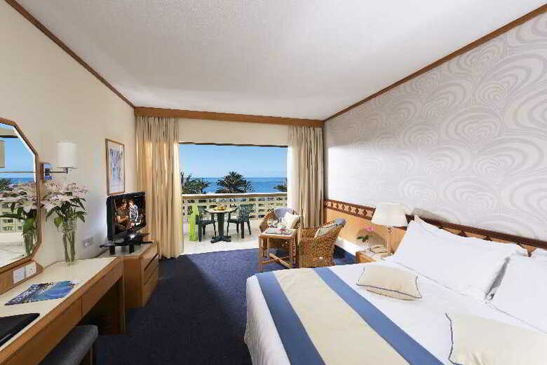 Hotel Constantinou Bros Athena Beach