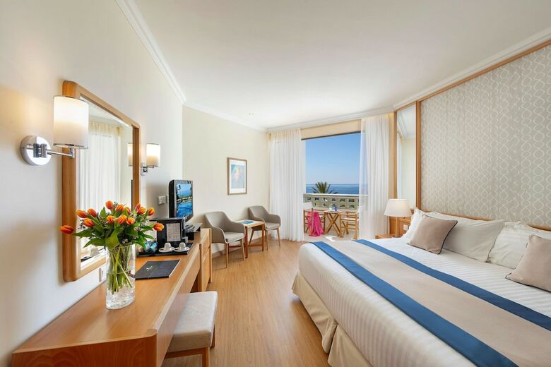 Hotel Constantinou Bros Athena Beach