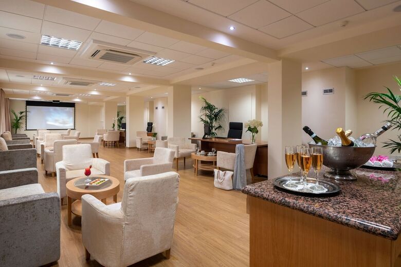 Hotel Constantinou Bros Athena Beach