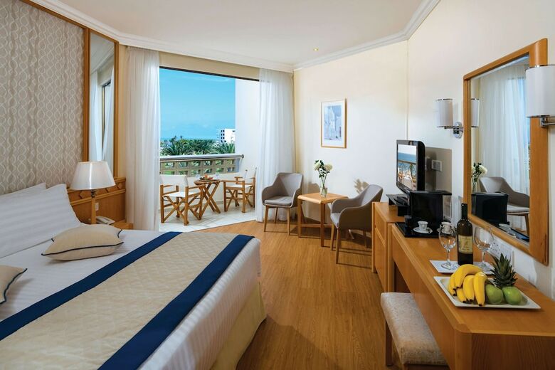 Hotel Constantinou Bros Athena Beach