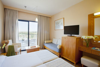 Hotel Louis Phaethon Beach