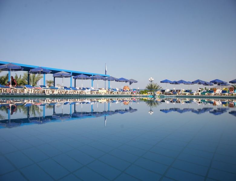 Hotel Queens Bay