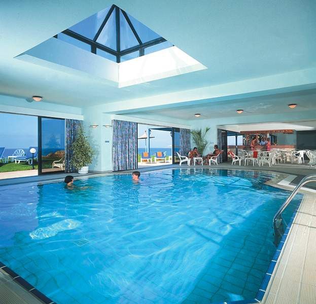 Hotel Queens Bay