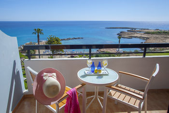 Hotel Cavo Maris Beach