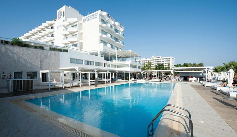 Hotel Silver Sands(.)