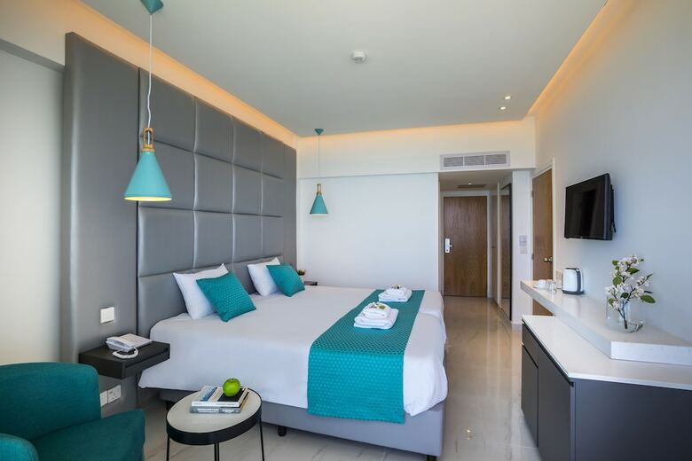 Hotel Silver Sands(.)