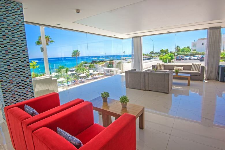 Hotel Silver Sands(.)