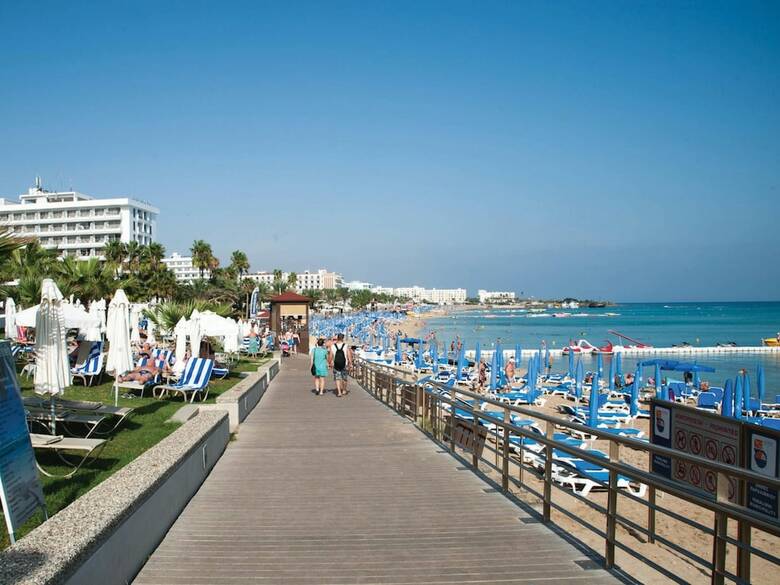 Hotel Silver Sands(.)
