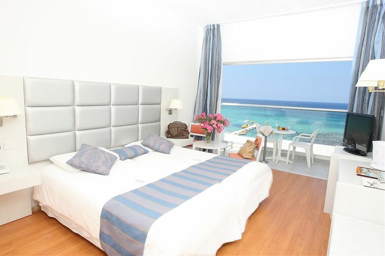 Hotel Silver Sands(.)