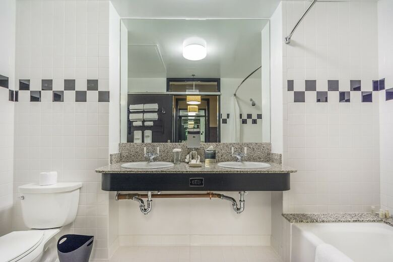 Proximity Hotel