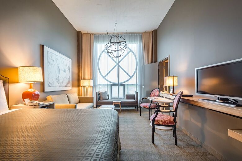 Proximity Hotel