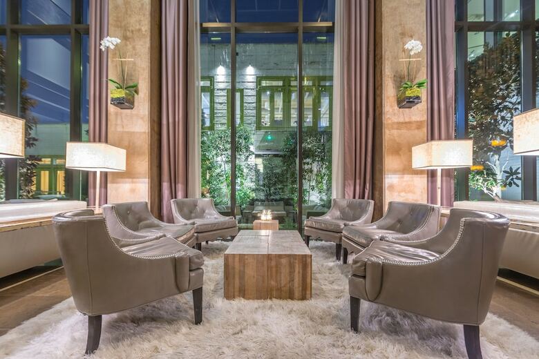 Proximity Hotel