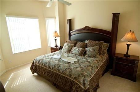 Vacation Homes Network, Llc