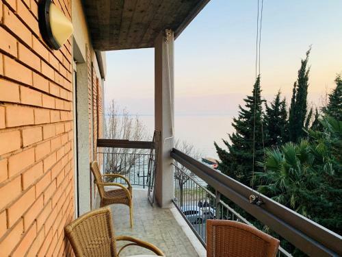 Front Lake Apartment Bardolino