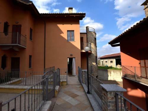 Spacious Apartment In Belvedere Langhe With Terrace