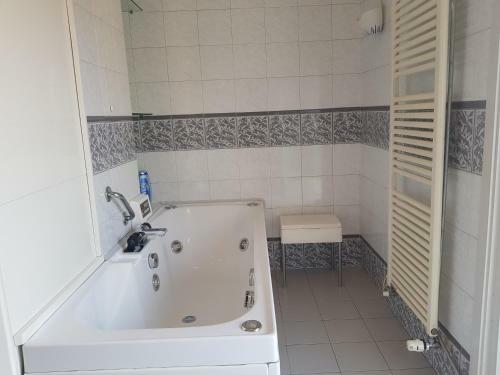 Hostal Millennium Guest