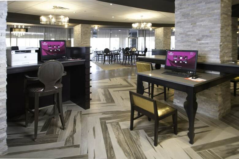 Crowne Plaza Saddle Brook, An Ihg Hotel