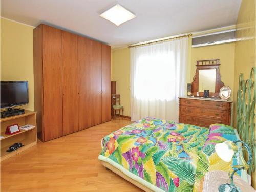 Four-bedroom Holiday Home In Bolsena