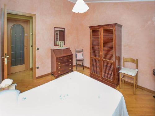Four-bedroom Holiday Home In Bolsena