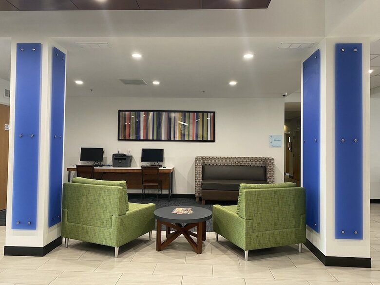 Holiday Inn Express Hotel & Suites Logansport