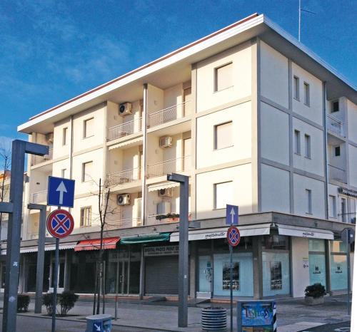 Apartment In Bibione 24615