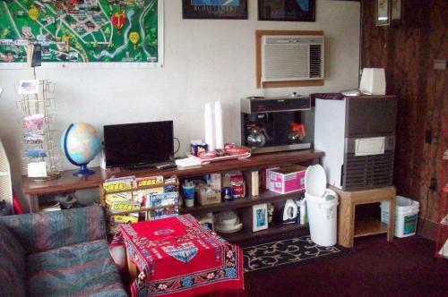 Hilander Motel