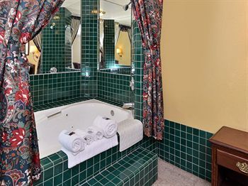Hotel Americas Best Value Laguna Inn And Suites