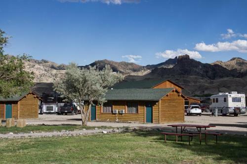 Hotel Yellowstone Valley Inn