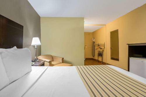 Hotel Econo Lodge Inn & Suites Triadelphia
