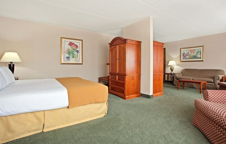 Holiday Inn Express Hotel Pittsburgh-north/harmarville