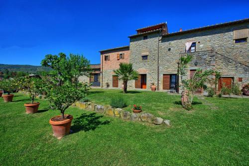 Cortona Apartment Sleeps 18 Pool Air Con Wifi