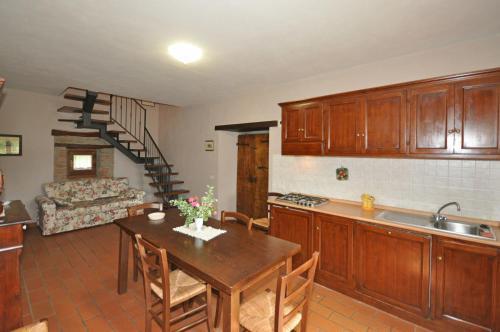 Cortona Apartment Sleeps 18 Pool Air Con Wifi