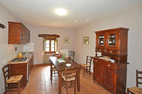 Cortona Apartment Sleeps 18 Pool Air Con Wifi