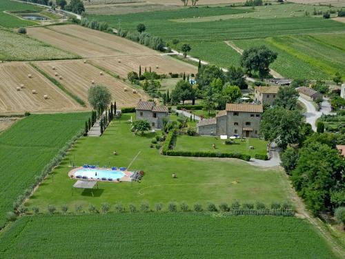 Spacious Villa In Cortona Tuscany With Swimming Pool