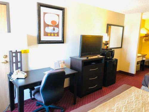 Hotel Red Carpet Inn - Omaha
