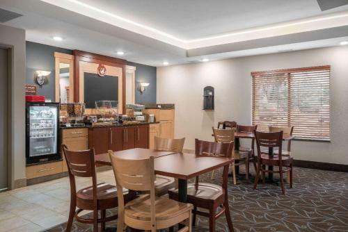 Hotel Americinn By Wyndham Winona