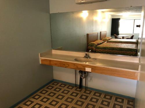 Chester Inn Motel