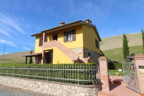 Fattoria Spedaletto Apartment Sleeps 5 Pool Wifi
