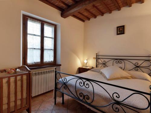 Modern Holiday Home In Foiano Della Chiana With Pool