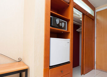 Anastasia Hotel(.)