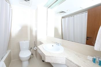 Anastasia Hotel(.)