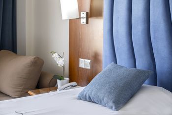 Anastasia Hotel(.)
