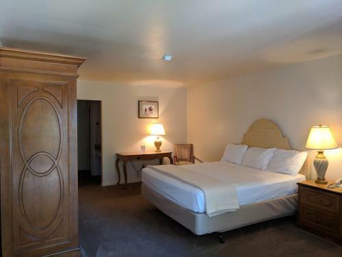 Saddle West Casino Hotel Rv Park